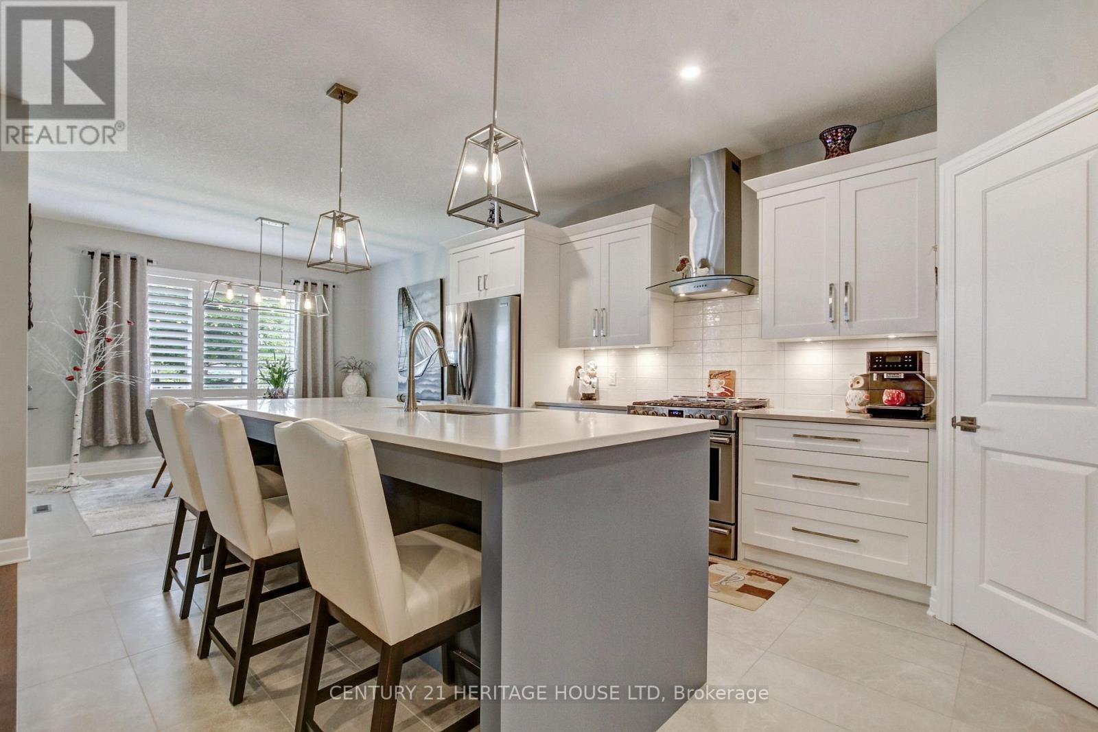 184 Kettle Creek Drive, Central Elgin (Belmont), ON - Indoor Photo Showing Kitchen With Upgraded Kitchen