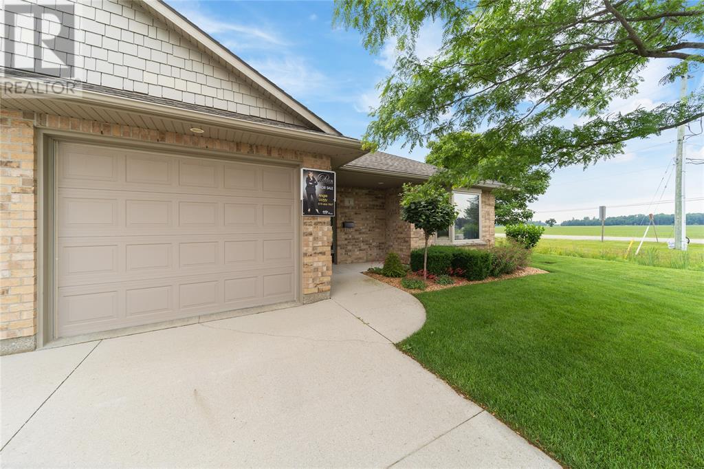 5969 Townsend Line Unit# 1, Lambton Shores, ON - Outdoor