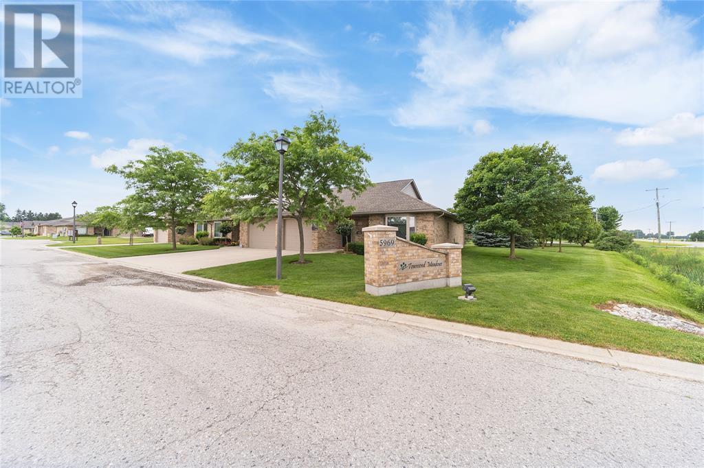 5969 Townsend Line Unit# 1, Lambton Shores, ON - Outdoor