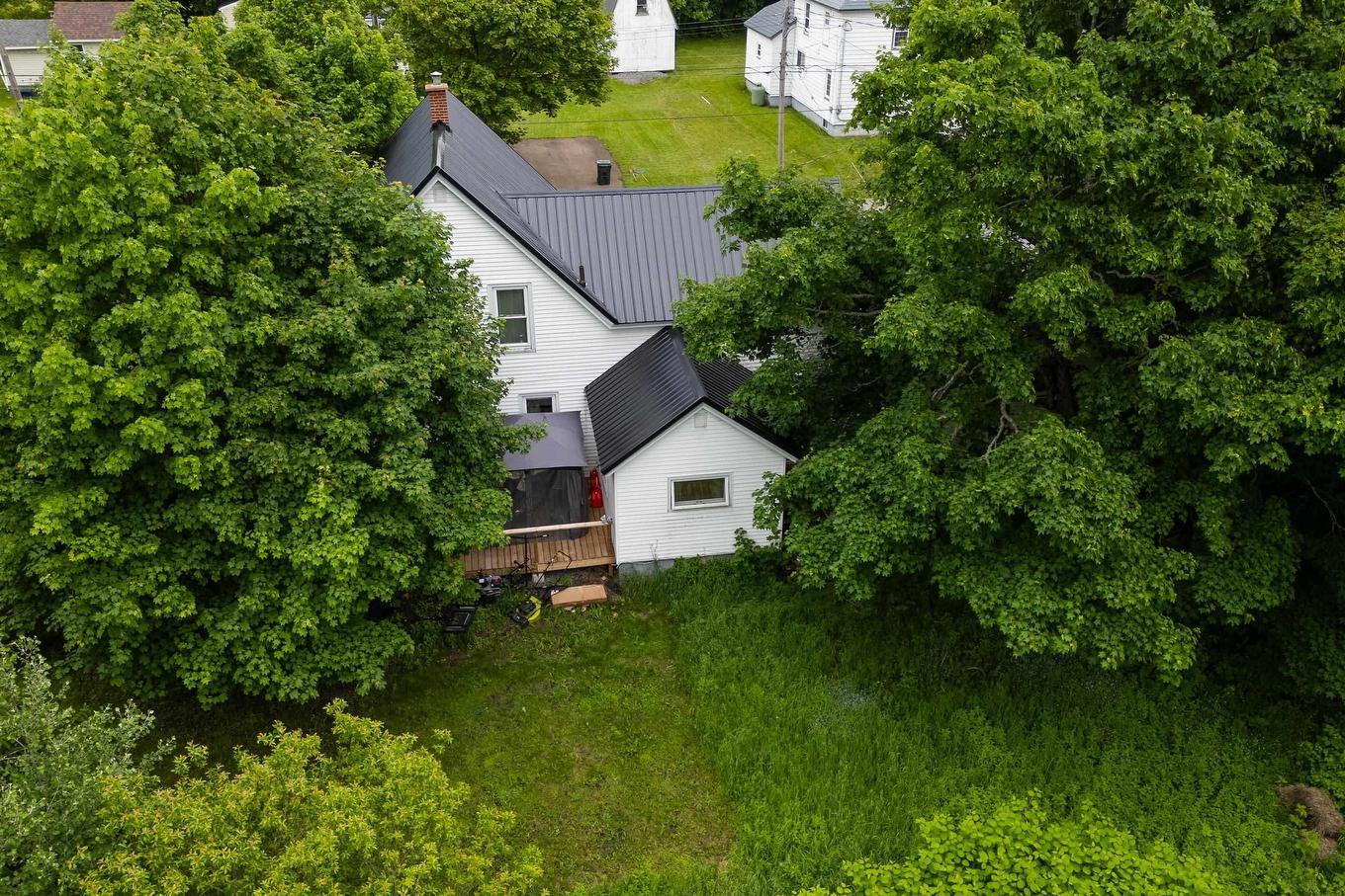 95 Church Street, Springhill, NS