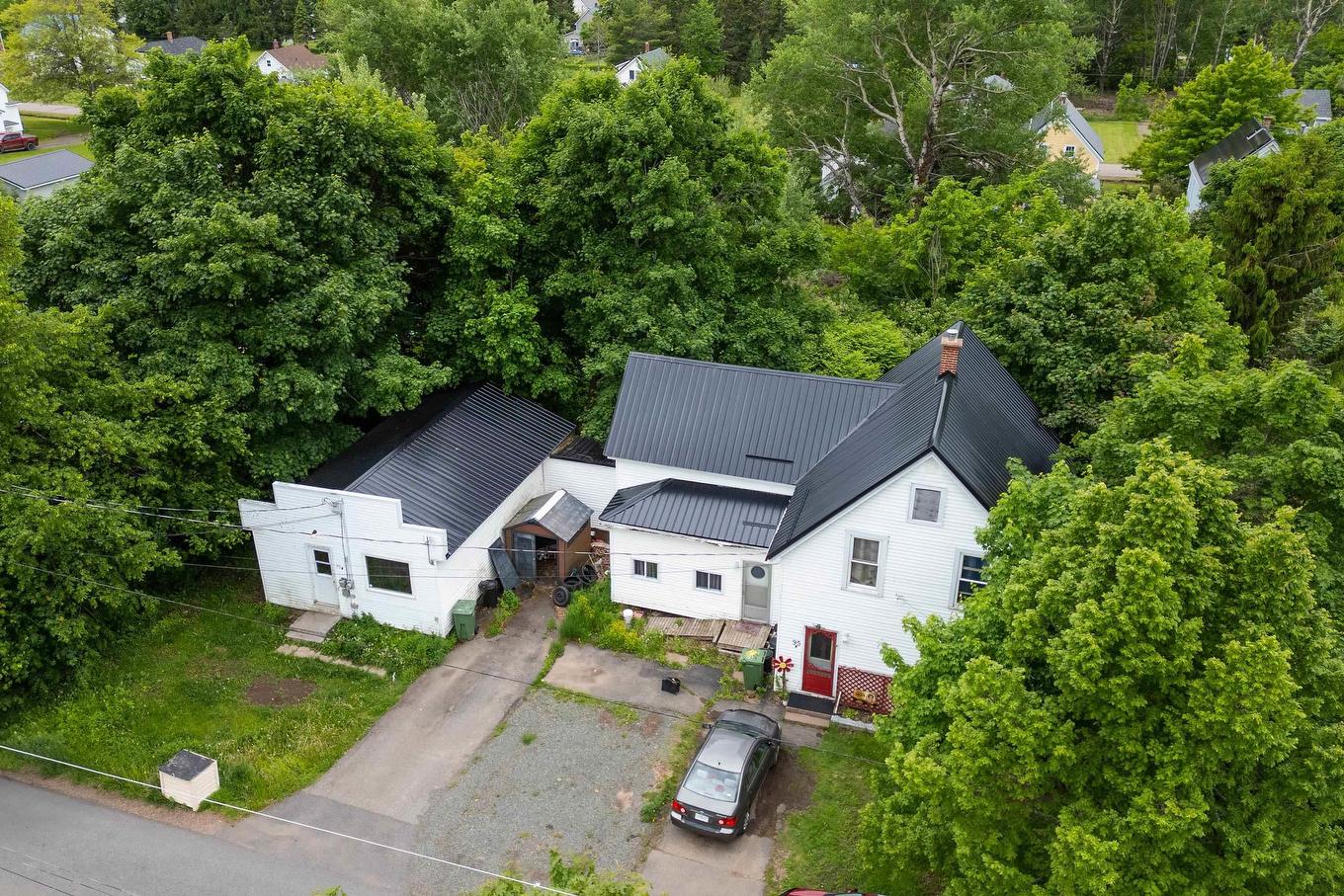 95 Church Street, Springhill, NS