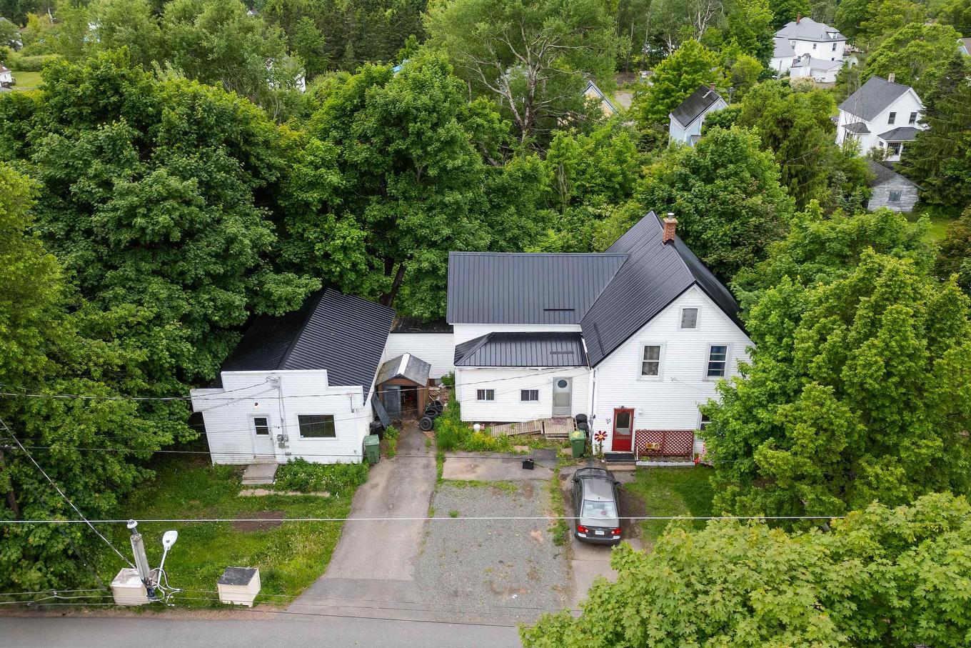 95 Church Street, Springhill, NS