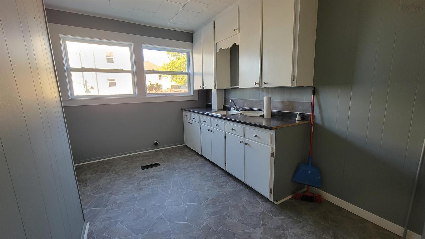 29-31 Main Street, Yarmouth, NS