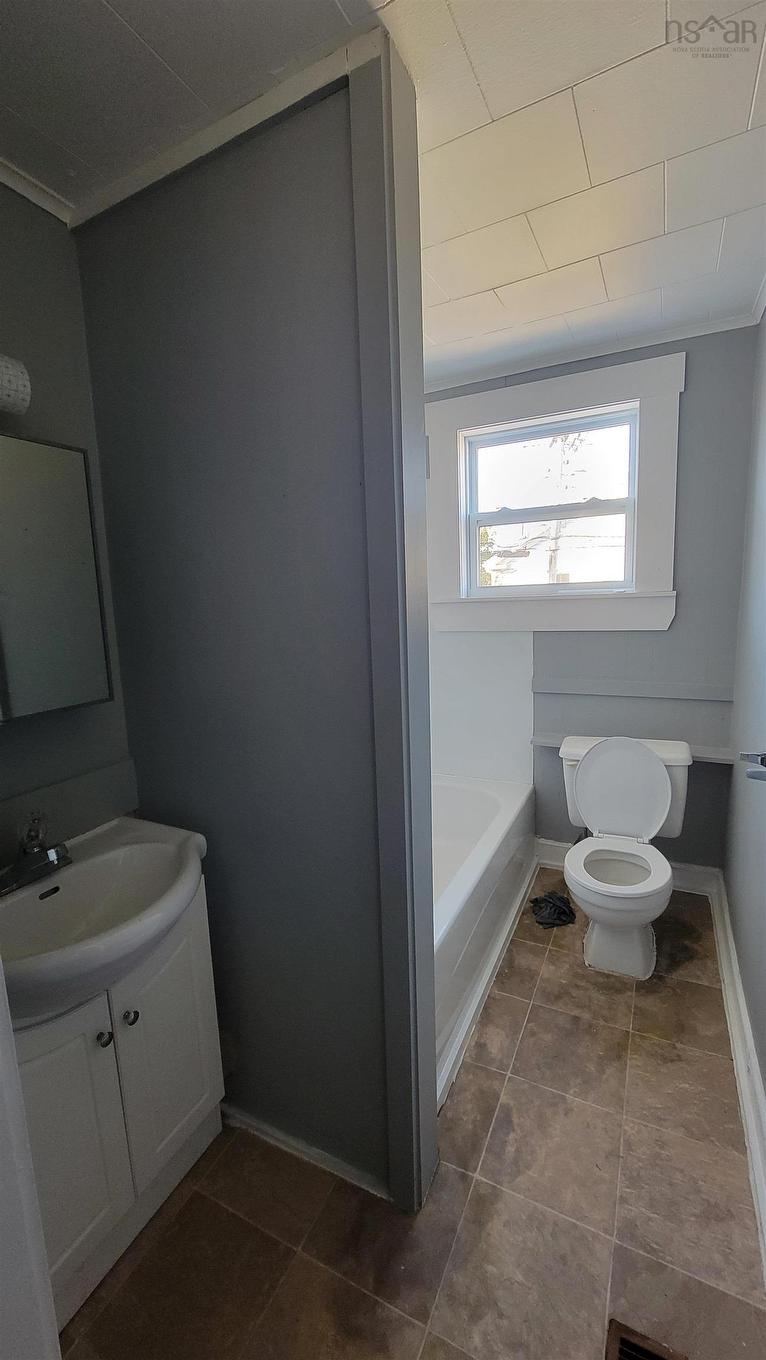 29-31 Main Street, Yarmouth, NS