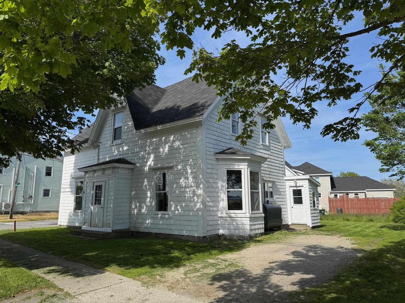 29-31 Main Street, Yarmouth, NS