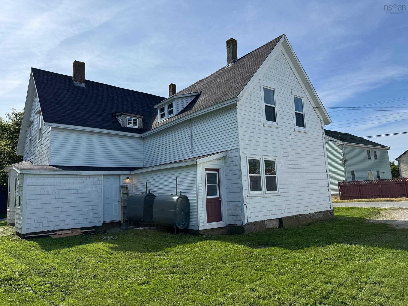 29-31 Main Street, Yarmouth, NS