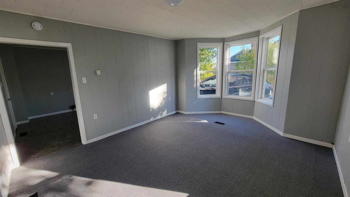 29-31 Main Street, Yarmouth, NS