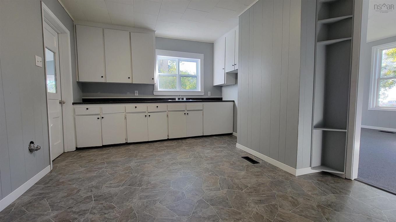 29-31 Main Street, Yarmouth, NS