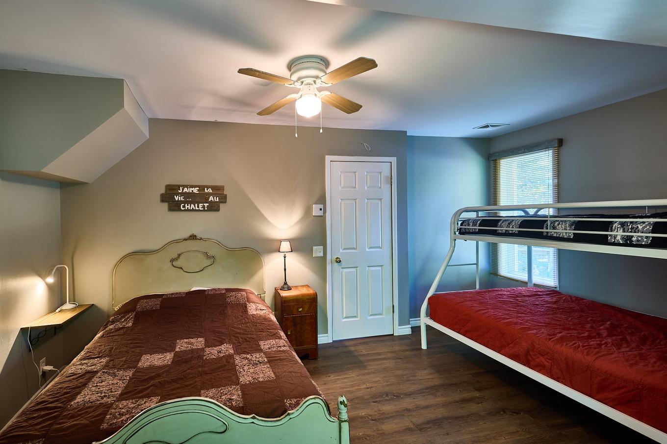 Chambre à coucher - 734 Ch. Du Lac-Sylvère, Saint-Donat, QC - Indoor Photo Showing Bedroom