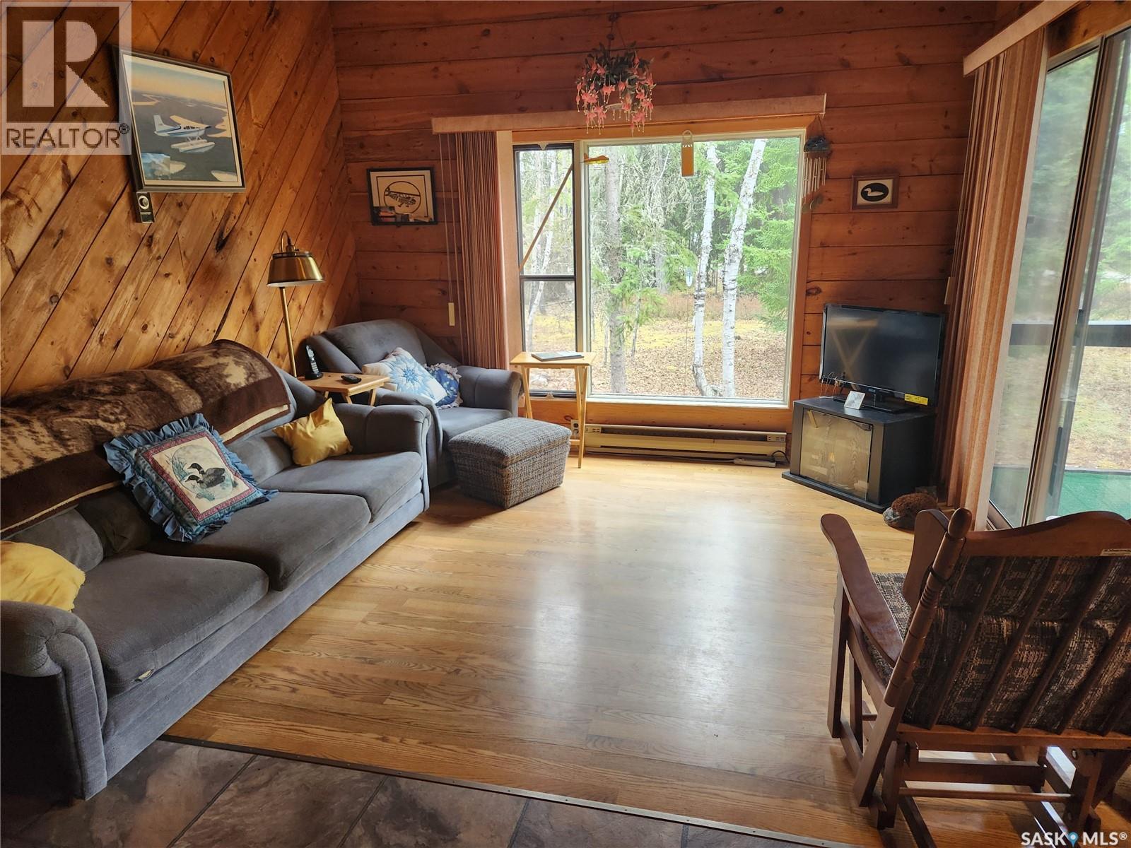 #5 Lookout Road, Northern Admin District, SK - Indoor Photo Showing Living Room
