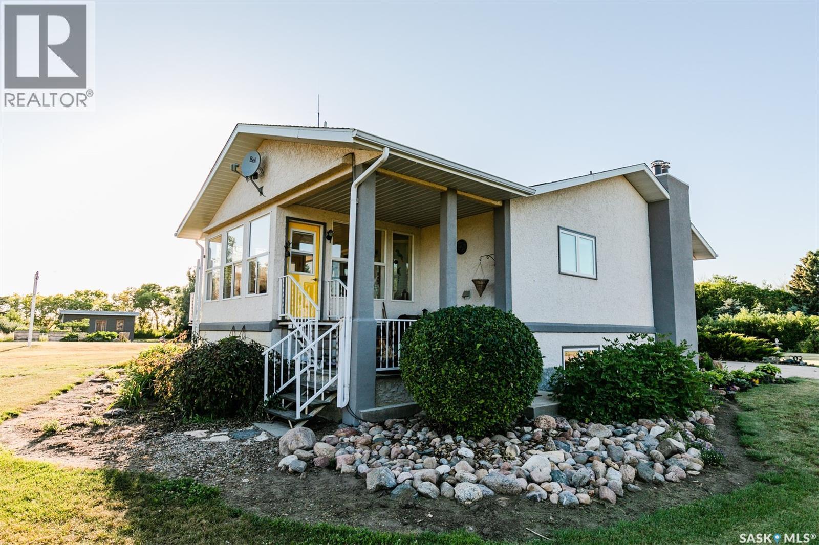 Scholer Acreage, Luseland, SK - Outdoor