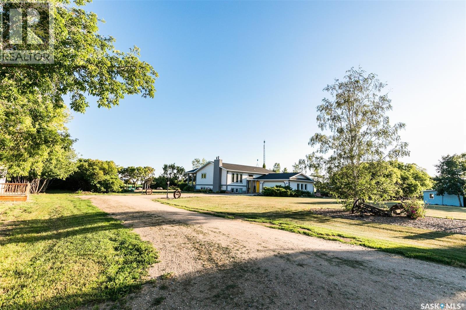 Scholer Acreage, Luseland, SK - Outdoor