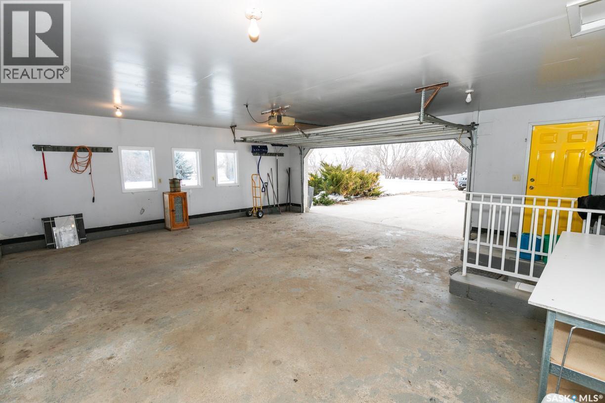 Scholer Acreage, Luseland, SK - Indoor Photo Showing Garage