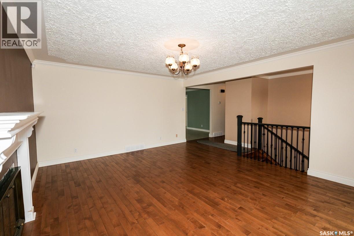 Scholer Acreage, Luseland, SK - Indoor