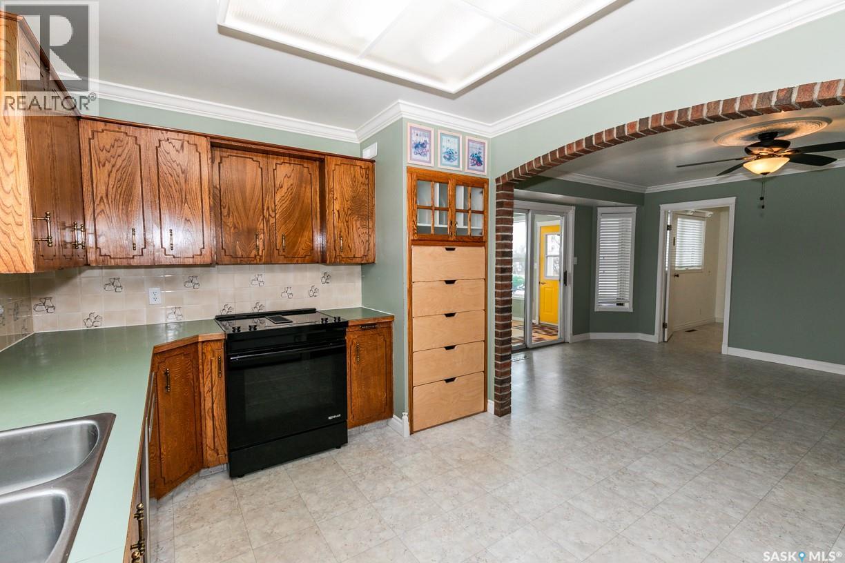 Scholer Acreage, Luseland, SK - Indoor