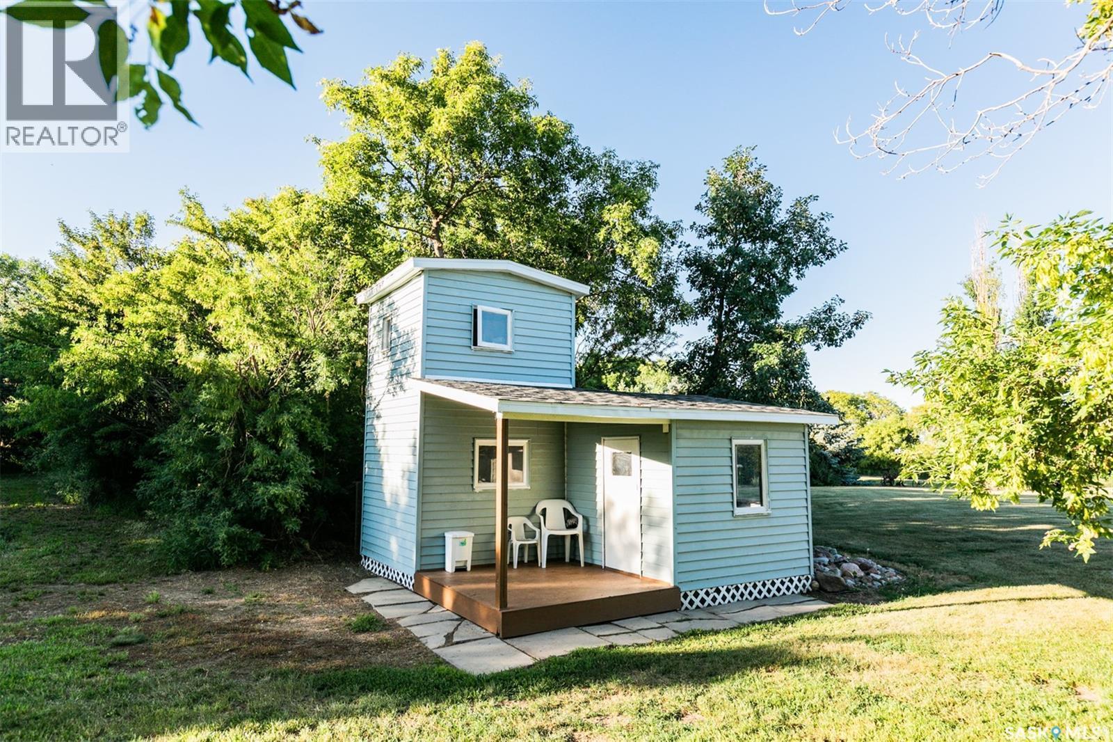 Scholer Acreage, Luseland, SK - Outdoor