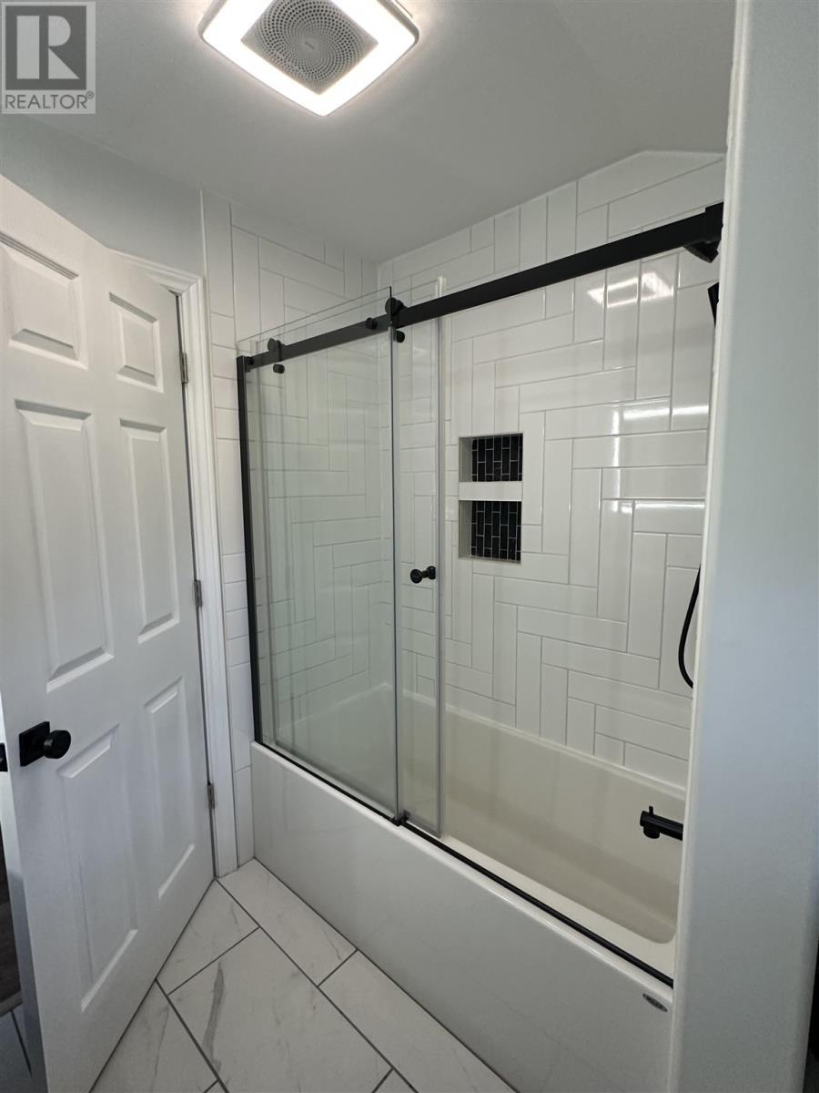 20 Queen St S, Chapleau, ON - Indoor Photo Showing Bathroom