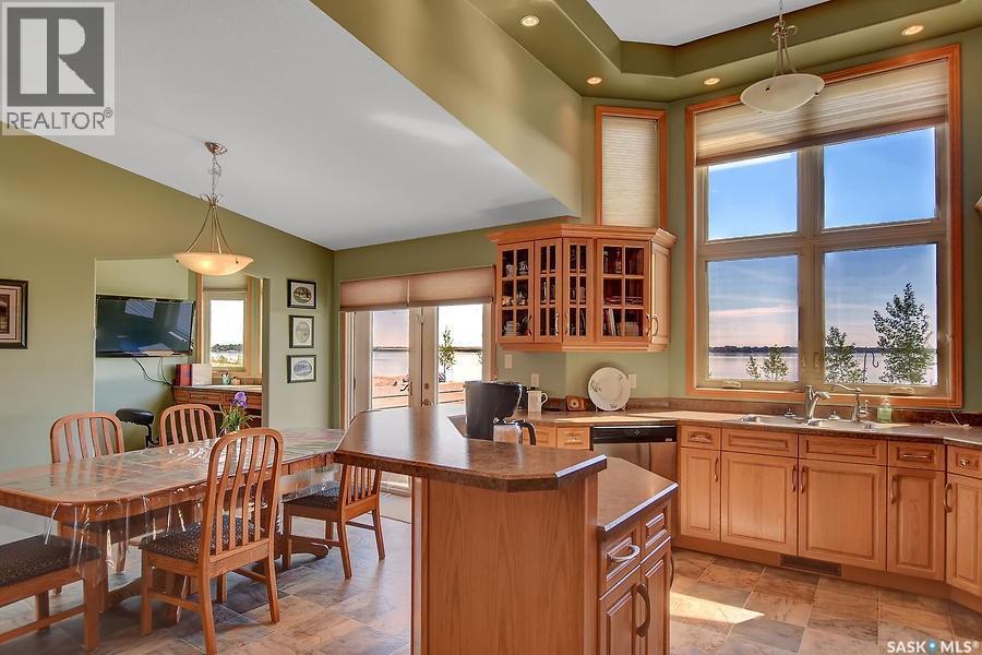 400 Lakeshore Drive, Wee Too Beach, SK - Indoor