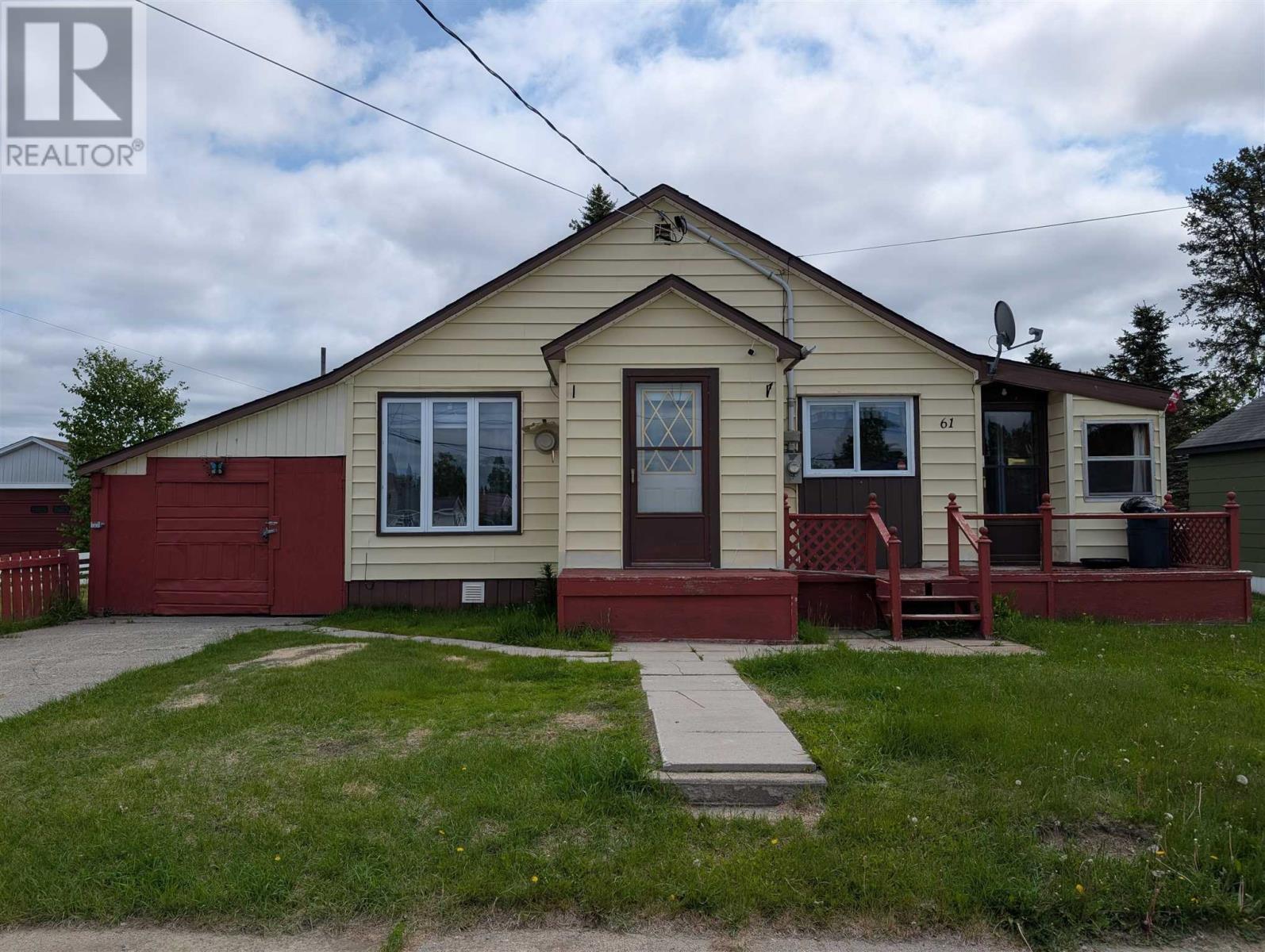 61 Third Ave, Wawa, ON - Outdoor With Facade