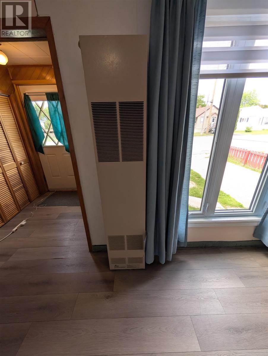 61 Third Ave, Wawa, ON - Indoor Photo Showing Other Room