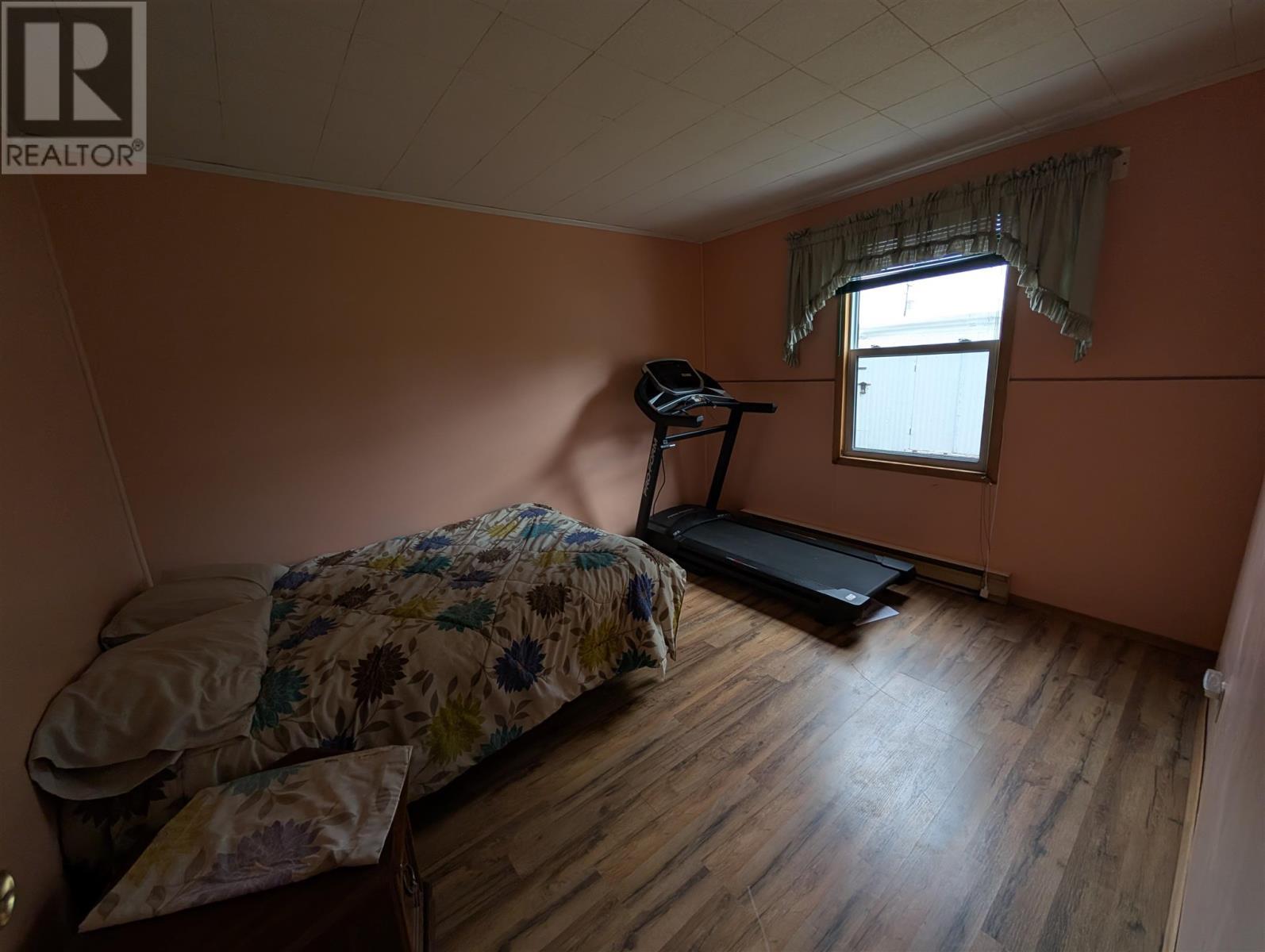 61 Third Ave, Wawa, ON - Indoor