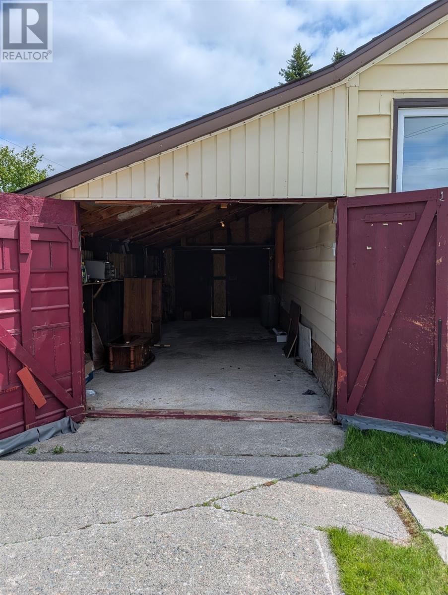 61 Third Ave, Wawa, ON - Outdoor With Exterior