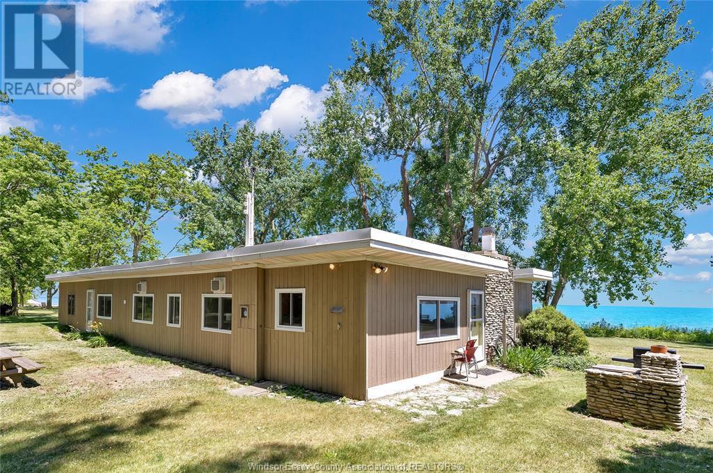 67 East Shore Road, Pelee Island, ON - Outdoor