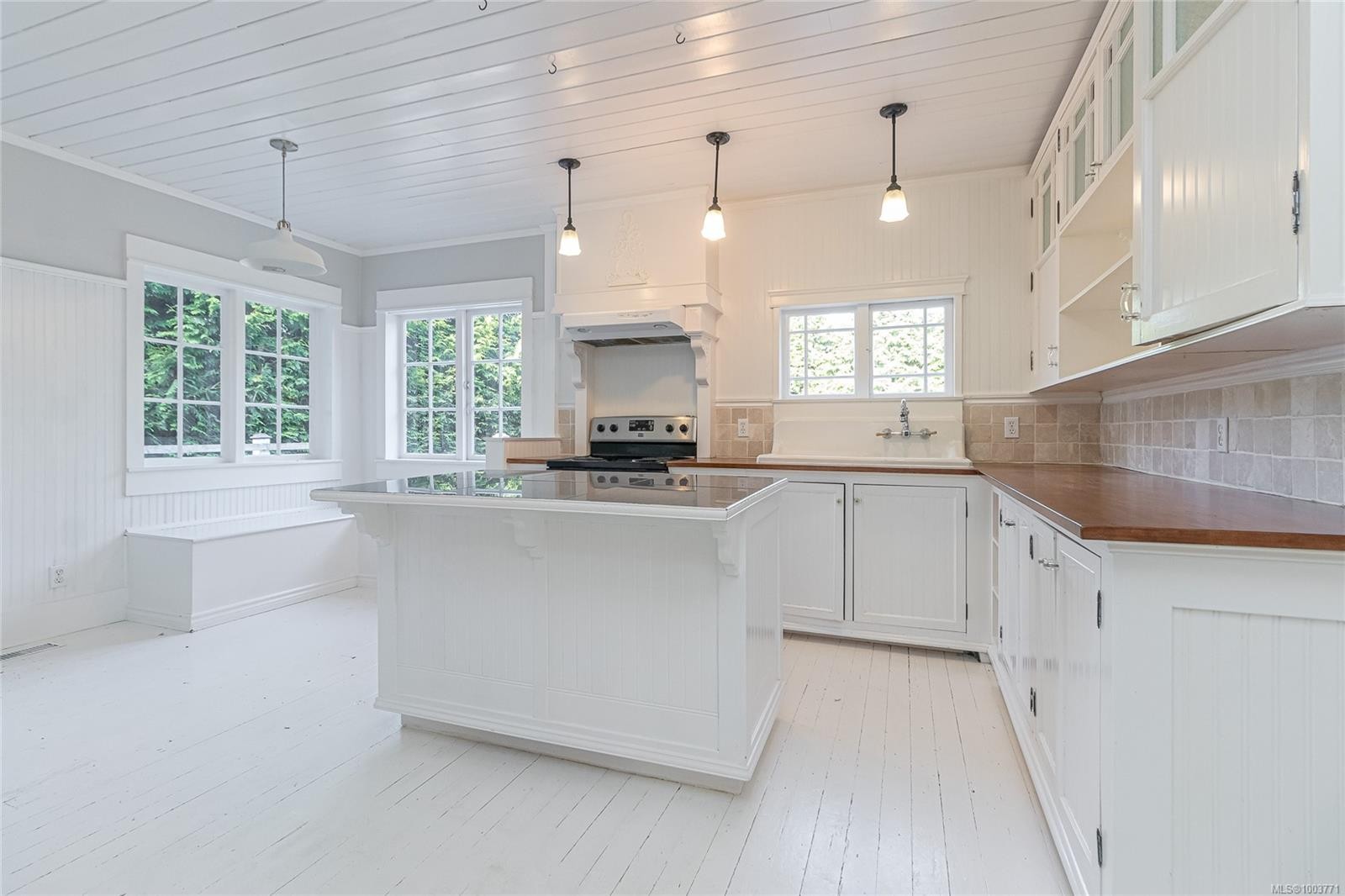 1421 Cranberry Ave, Nanaimo, BC