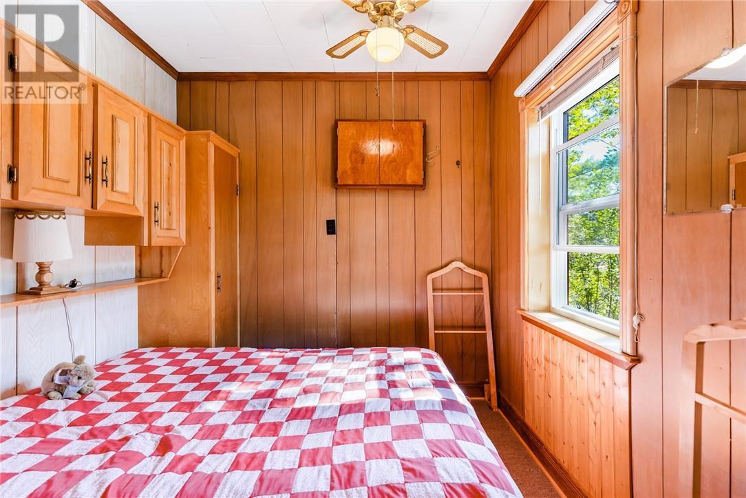 1 Windy Lake Shorty'S Island, Levack, ON