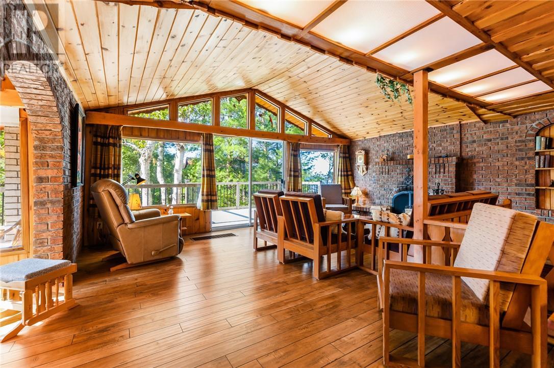 1 Windy Lake Shorty'S Island, Levack, ON