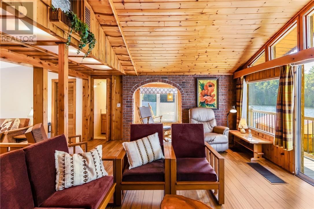 1 Windy Lake Shorty'S Island, Levack, ON