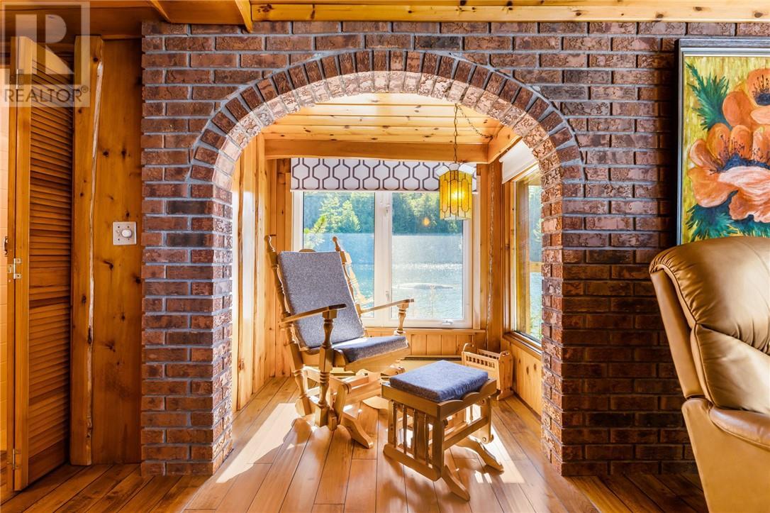 1 Windy Lake Shorty'S Island, Levack, ON