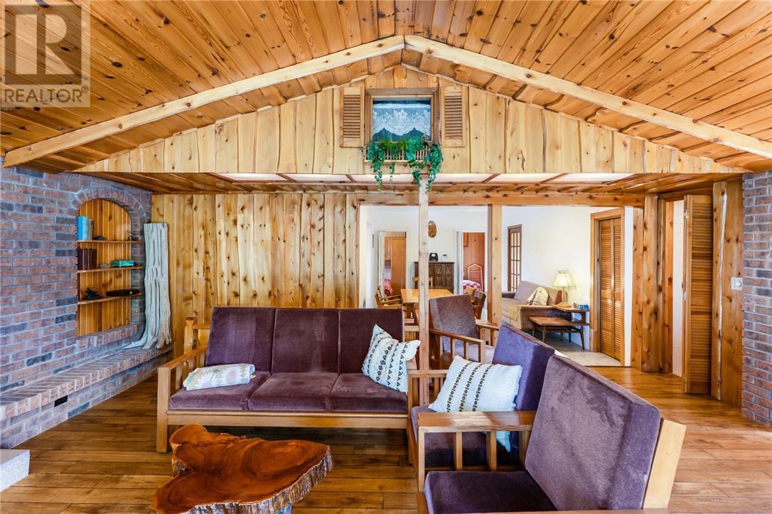 1 Windy Lake Shorty'S Island, Levack, ON