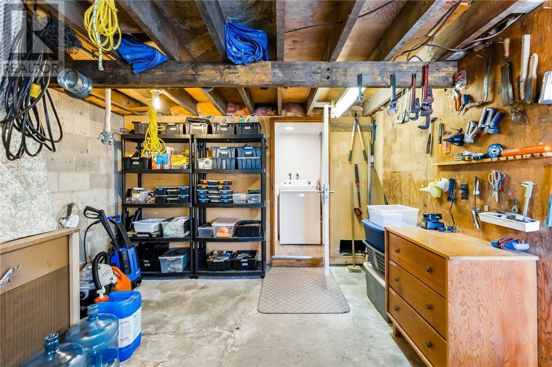 1 Windy Lake Shorty'S Island, Levack, ON