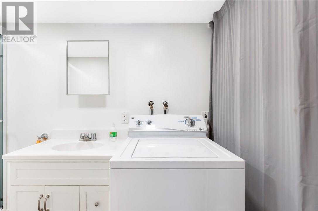 1 Windy Lake Shorty'S Island, Levack, ON