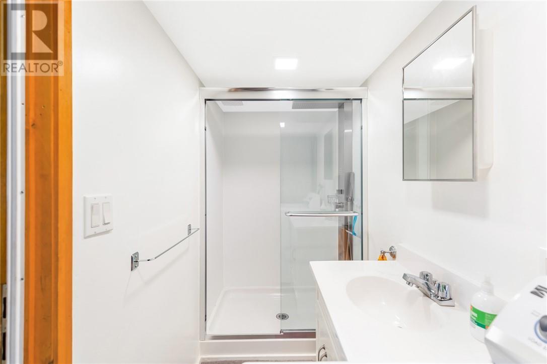 1 Windy Lake Shorty'S Island, Levack, ON