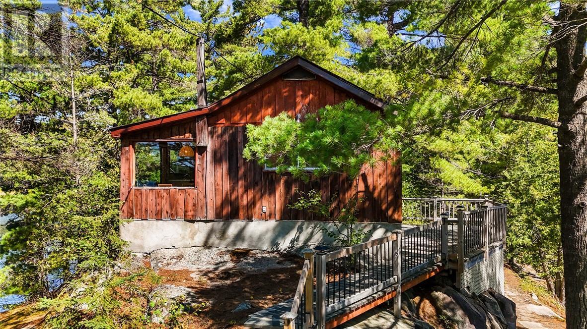 1 Windy Lake Shorty'S Island, Levack, ON