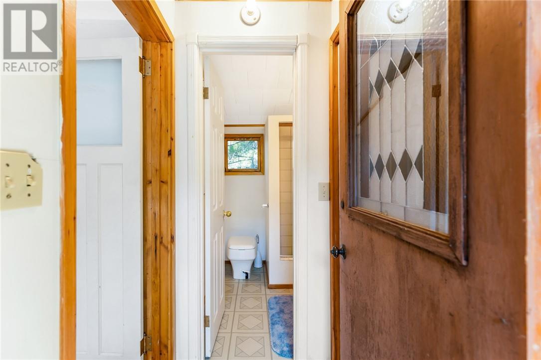 1 Windy Lake Shorty'S Island, Levack, ON