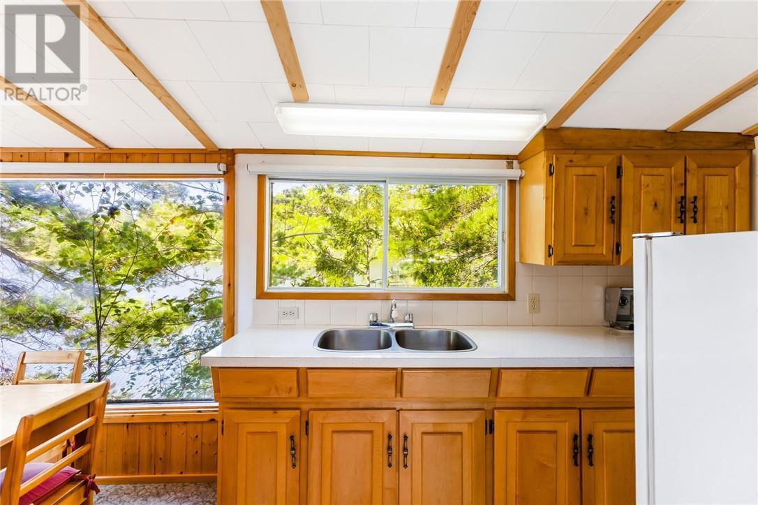 1 Windy Lake Shorty'S Island, Levack, ON