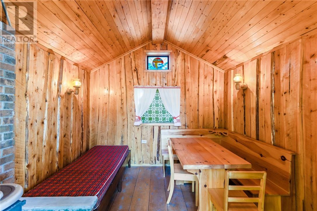 1 Windy Lake Shorty'S Island, Levack, ON