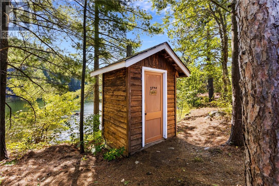 1 Windy Lake Shorty'S Island, Levack, ON