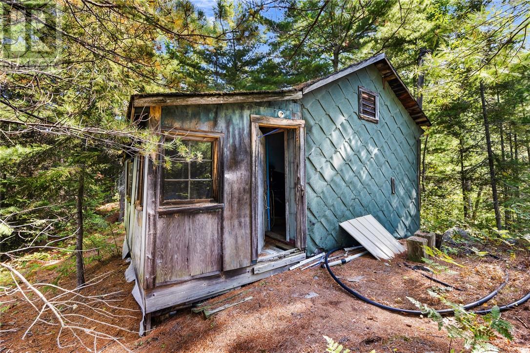 1 Windy Lake Shorty'S Island, Levack, ON