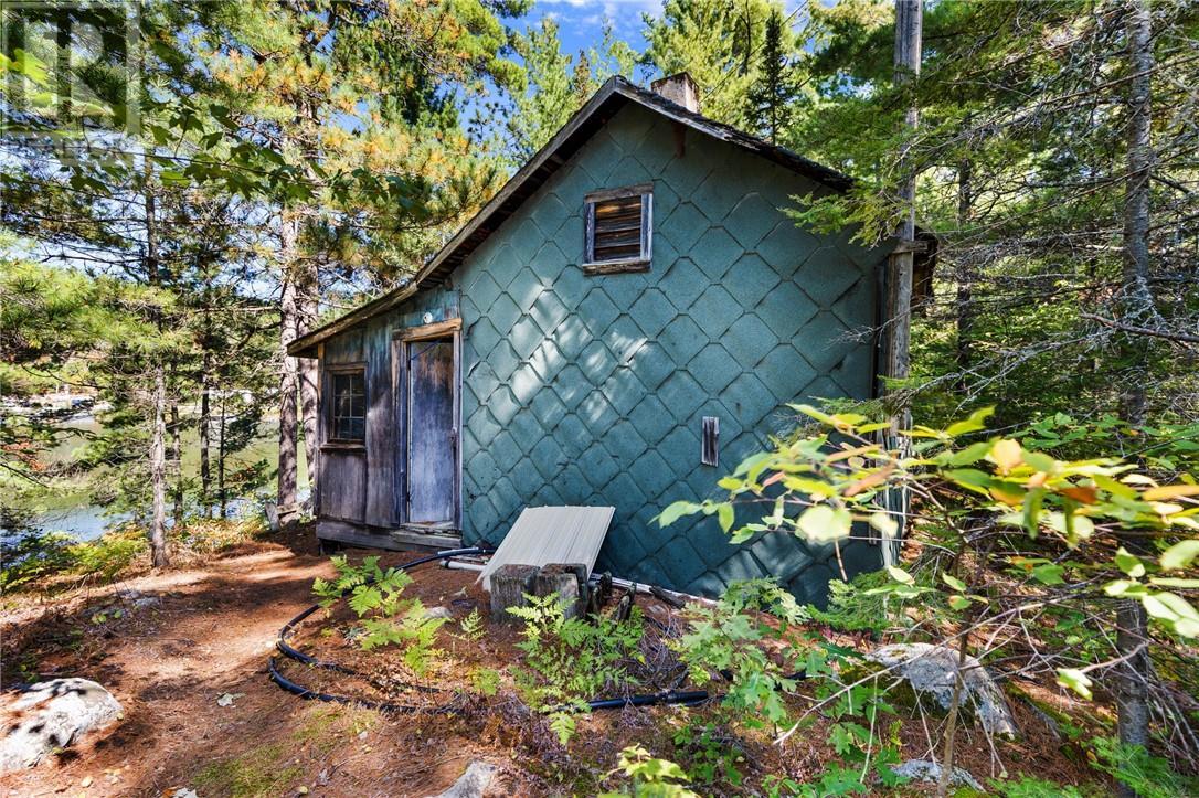 1 Windy Lake Shorty'S Island, Levack, ON