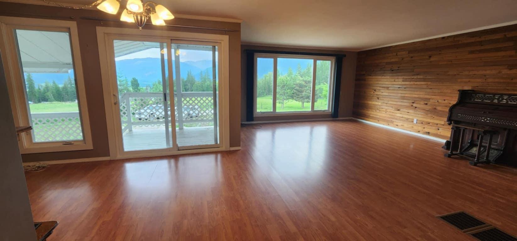48 Puckett Road, Cherryville, BC - Indoor Photo Showing Other Room