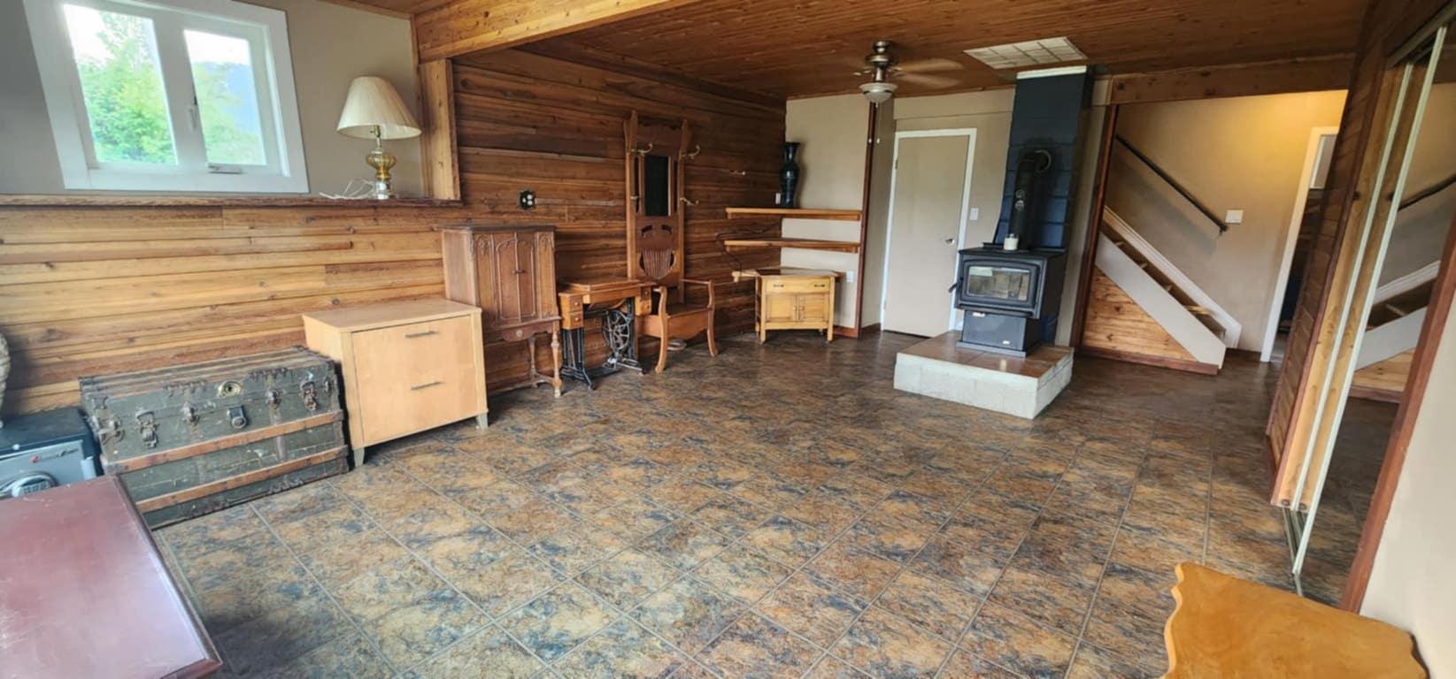 48 Puckett Road, Cherryville, BC - Indoor Photo Showing Other Room