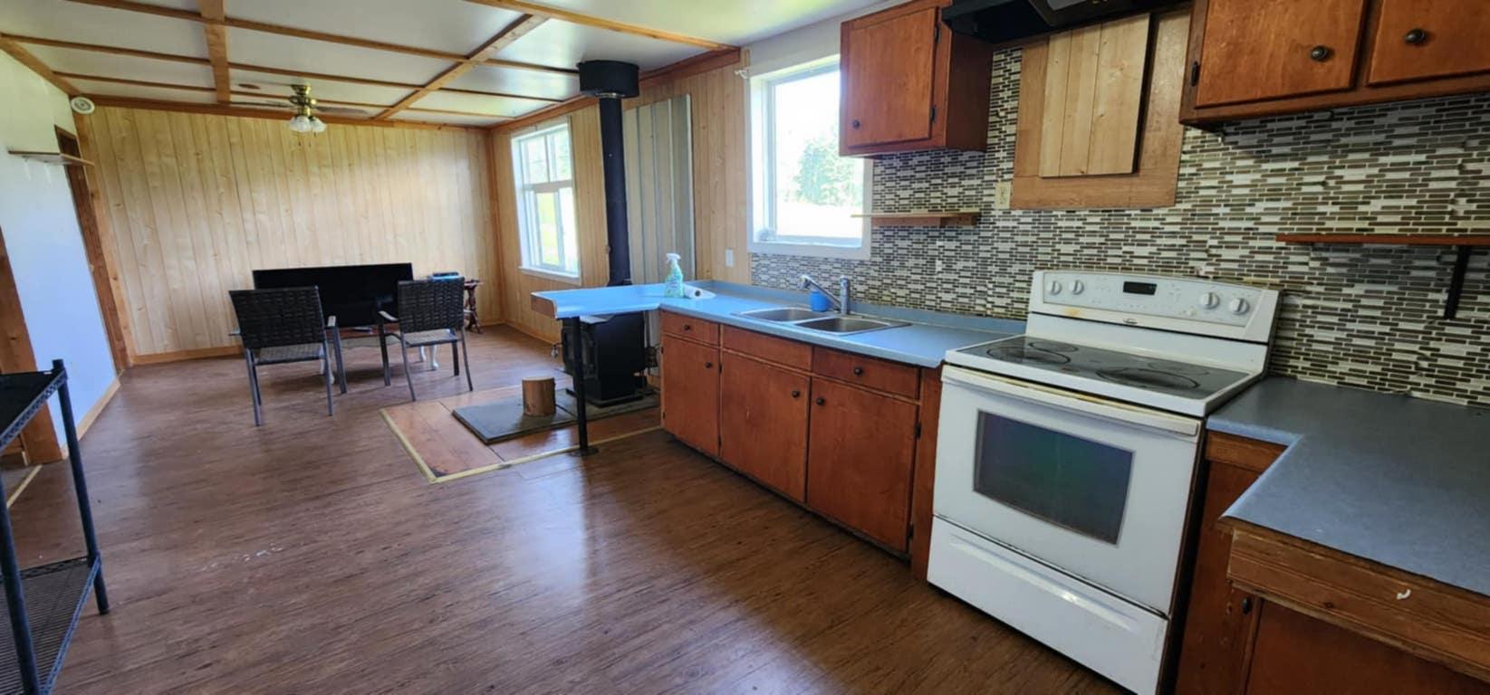 48 Puckett Road, Cherryville, BC - Indoor Photo Showing Kitchen With Double Sink