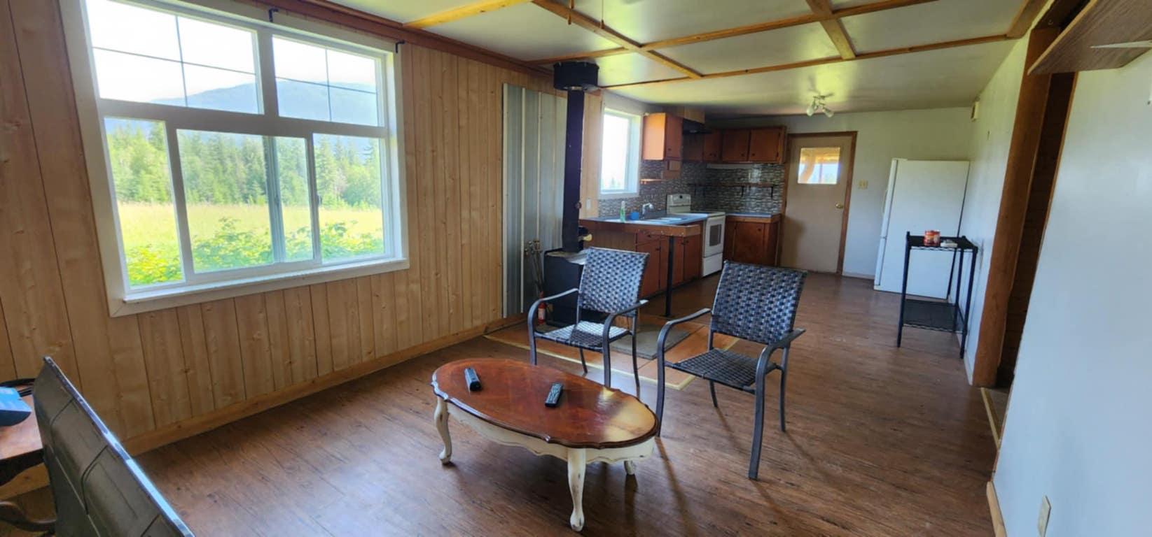 48 Puckett Road, Cherryville, BC - Indoor
