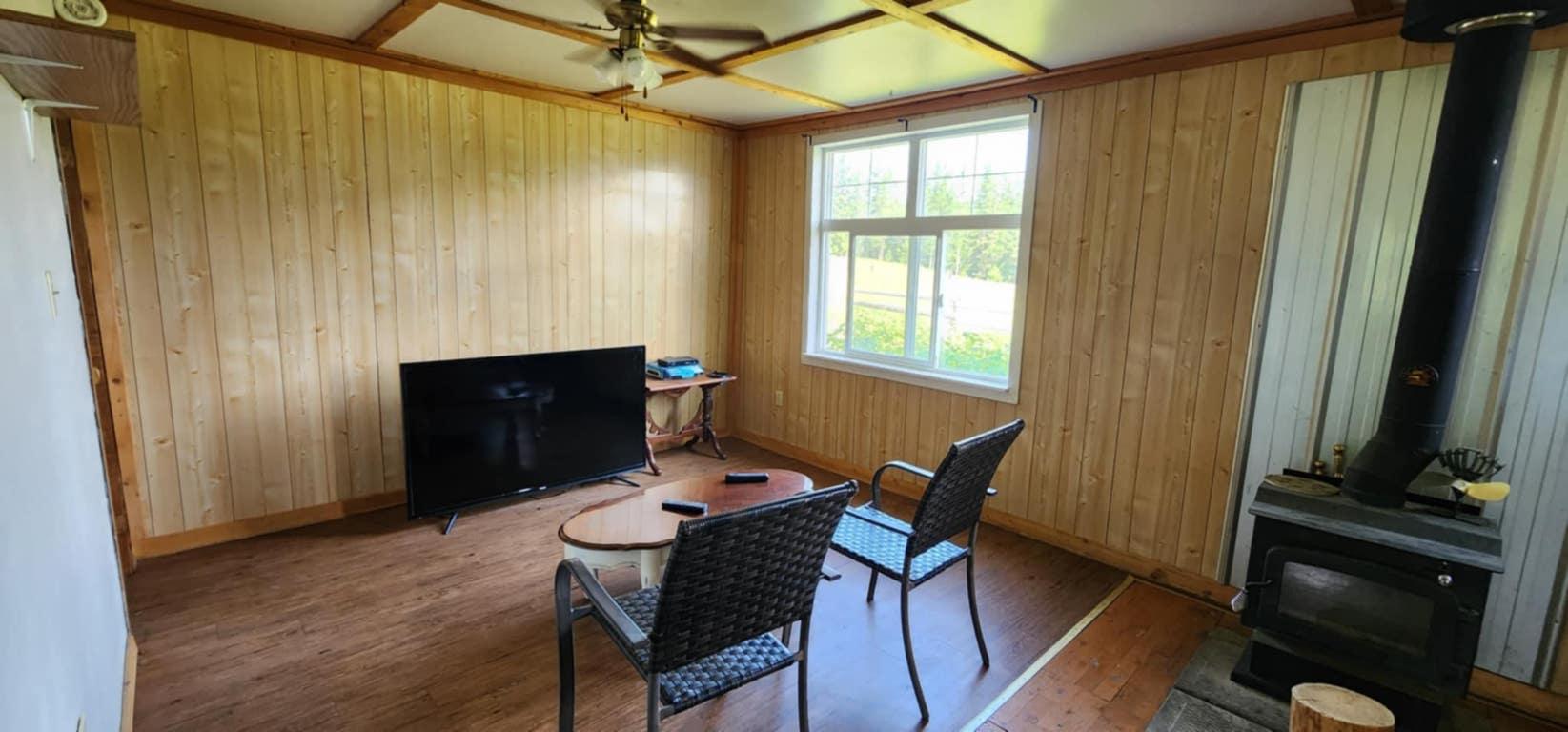 48 Puckett Road, Cherryville, BC - Indoor Photo Showing Office