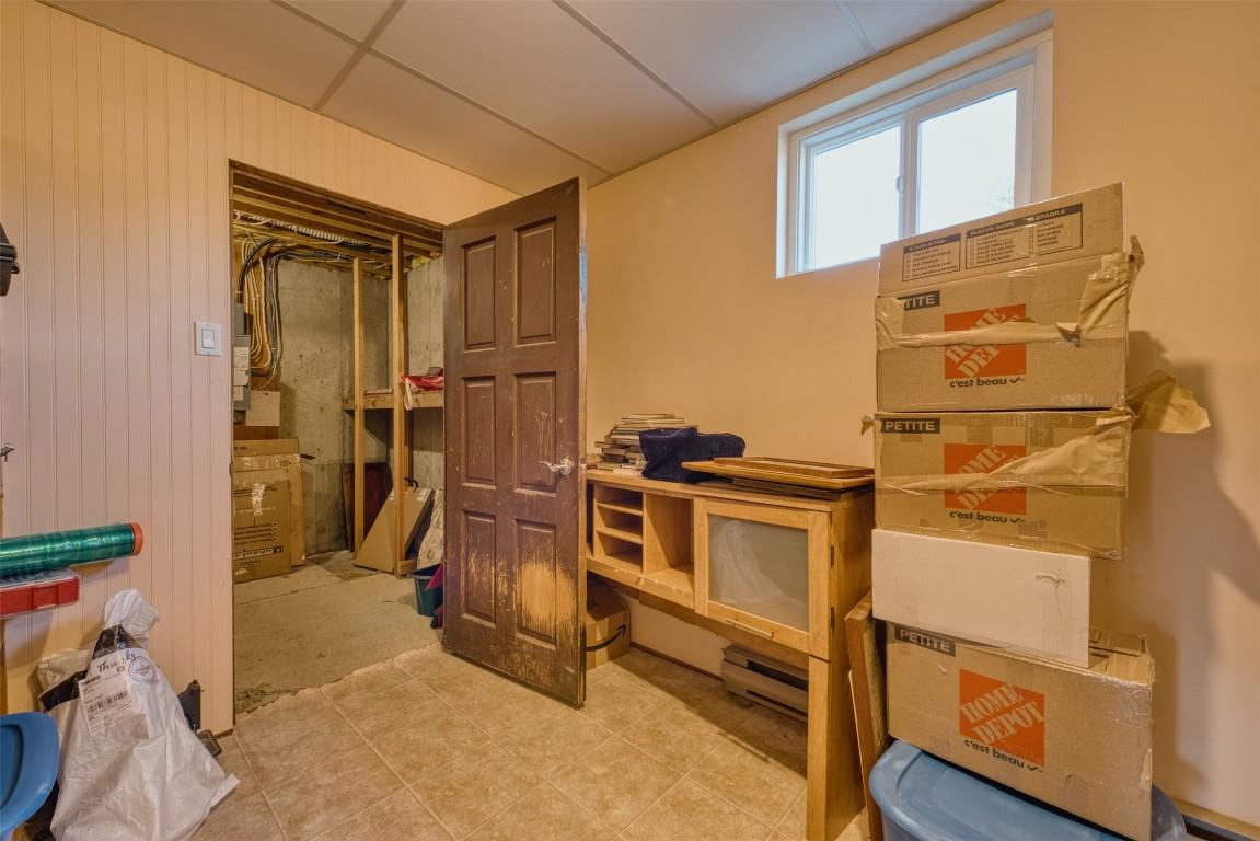 48 Puckett Road, Cherryville, BC - Indoor Photo Showing Other Room