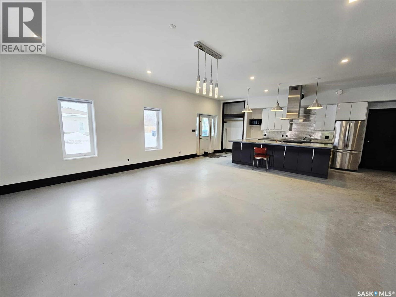 347 Maple Avenue, Yorkton, SK - Indoor